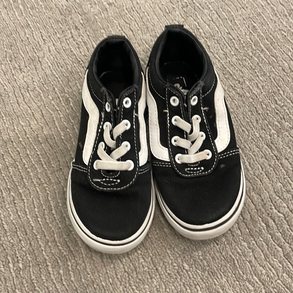 Kids Van in great condition! Girls toddler 9.